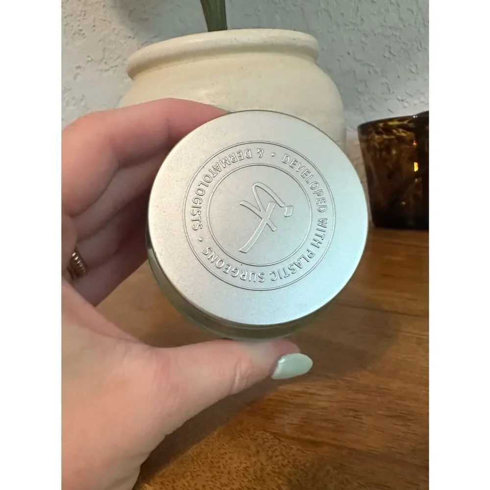 IT Confidence in a Gel Cream- Oil Control Moisturizer - Light Teal